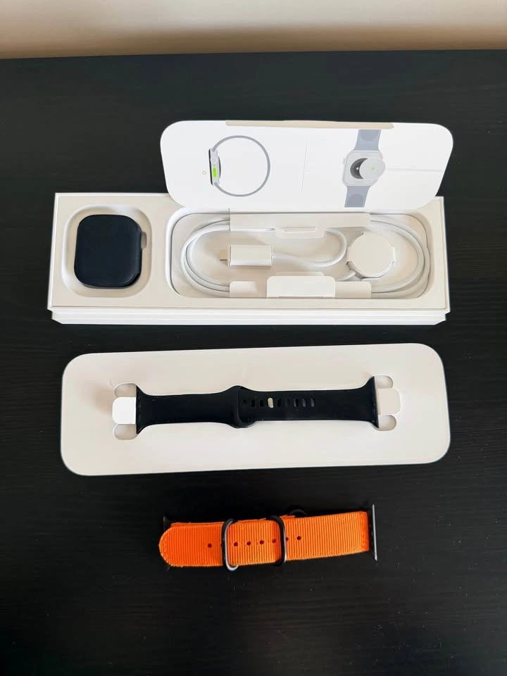 Apple Watch Series 11 42mm Jet Black - photo 2
