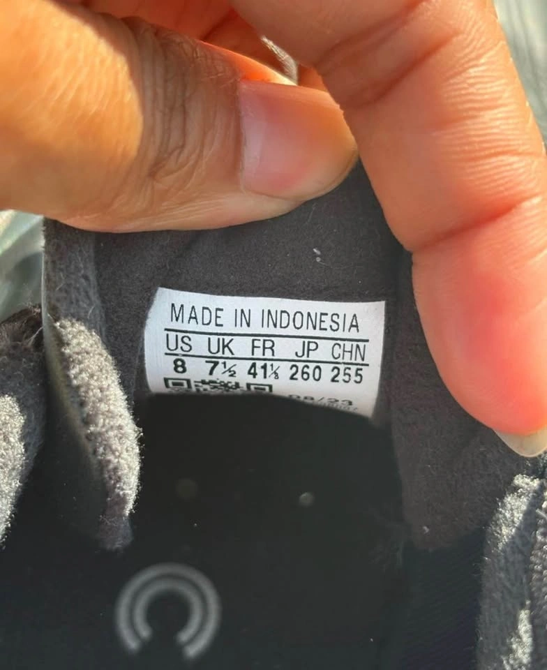 Men’s adidas soccer cleats - photo 5