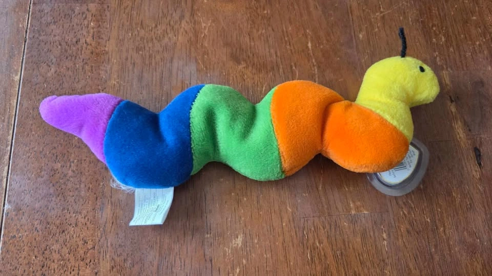 retired 1995 Ty Beanie Baby "Inch" the Inchworm - photo 2