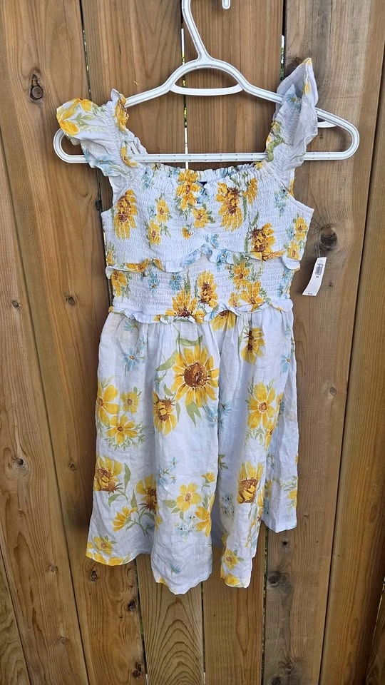 Old Navy Printed Flutter-Sleeve Smocked Dress for Girl, Size 8
