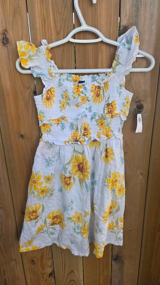 Old Navy Printed Flutter-Sleeve Smocked Dress for Girl, Size 8 - photo 4