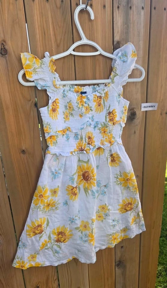 Old Navy Printed Flutter-Sleeve Smocked Dress for Girl, Size 8 - photo 5