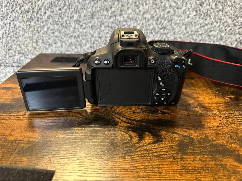 Canon EOS Rebel T5i 18MP DSLR Camera Black w/ EF-S 18-55mm Lens - photo 4