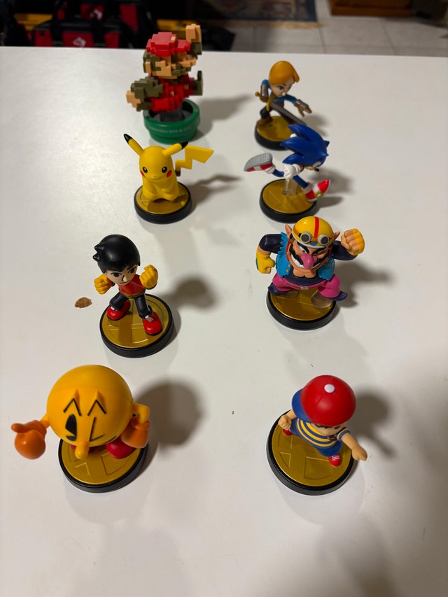 Amiibos (Smash Bros/ Mario)