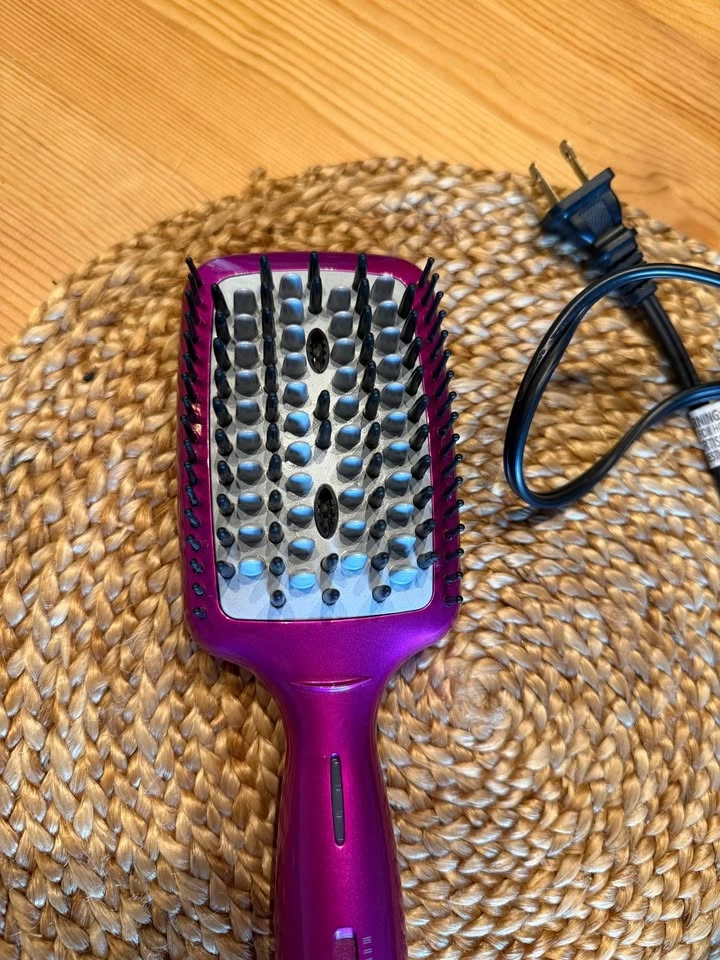 InfinitiPro Conair Ionic Hot Straightening Hair Brush - photo 2