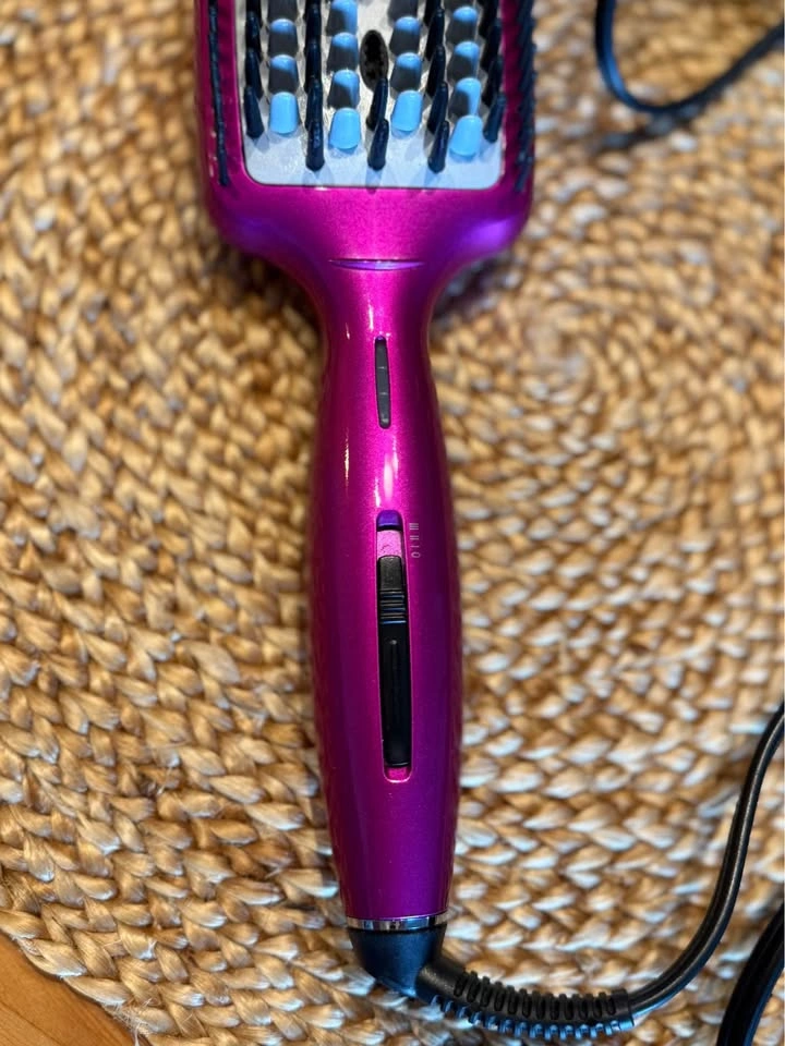 InfinitiPro Conair Ionic Hot Straightening Hair Brush - photo 3