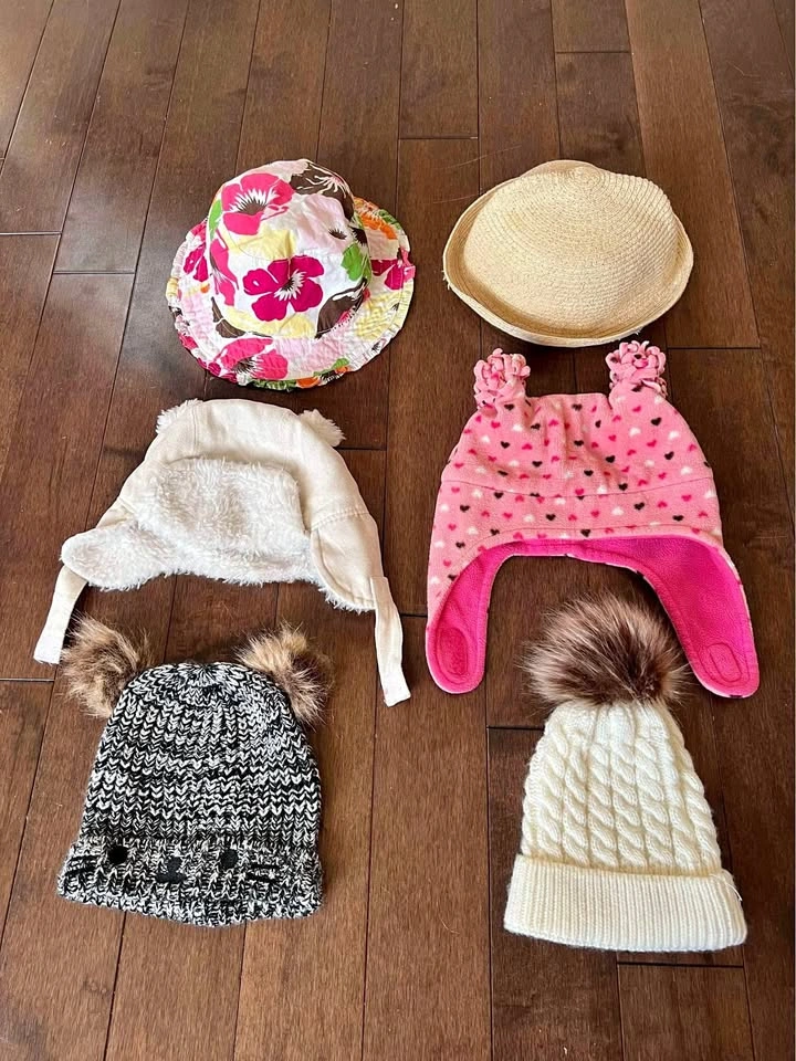 Baby hats 12-24 months lot