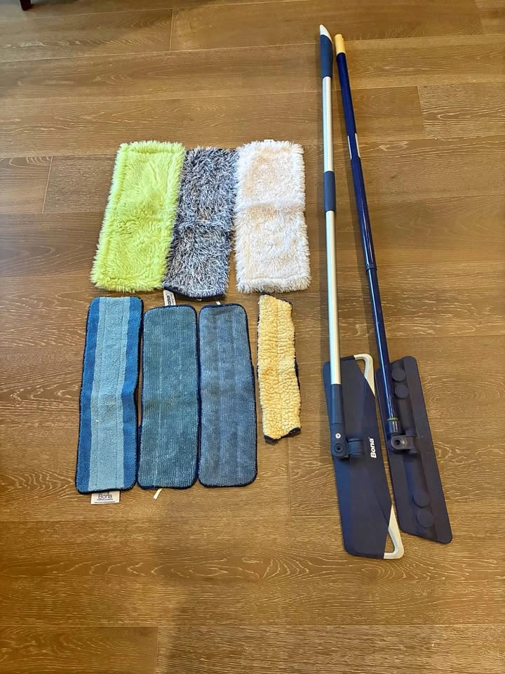 Bona Microfiber Mop Set with 7 Cleaning Pads