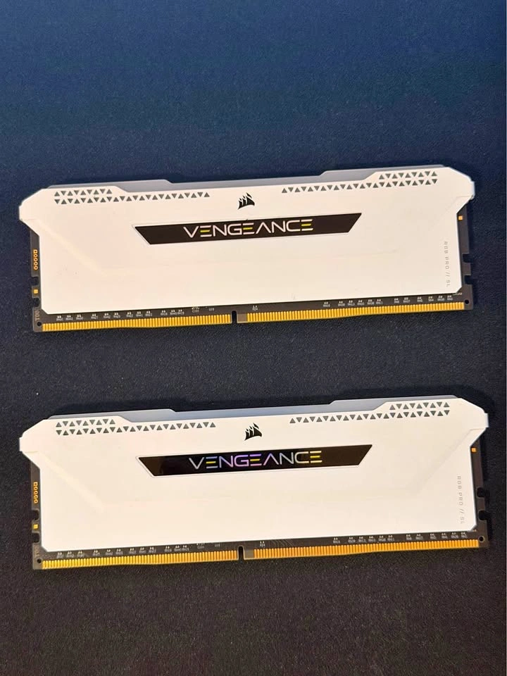 16GB Corsair Vengeance RGB DDR4 3200MHz RAM (White)