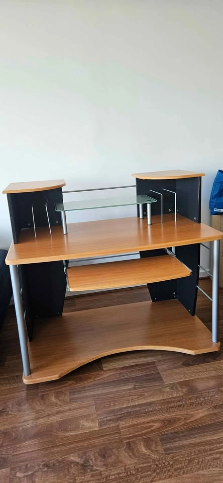 Computer Desk with Keyboard Tray – Excellent Condition OBO - photo 2