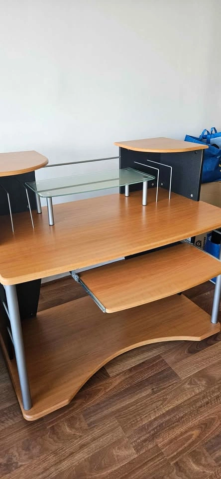 Computer Desk with Keyboard Tray – Excellent Condition OBO - photo 3