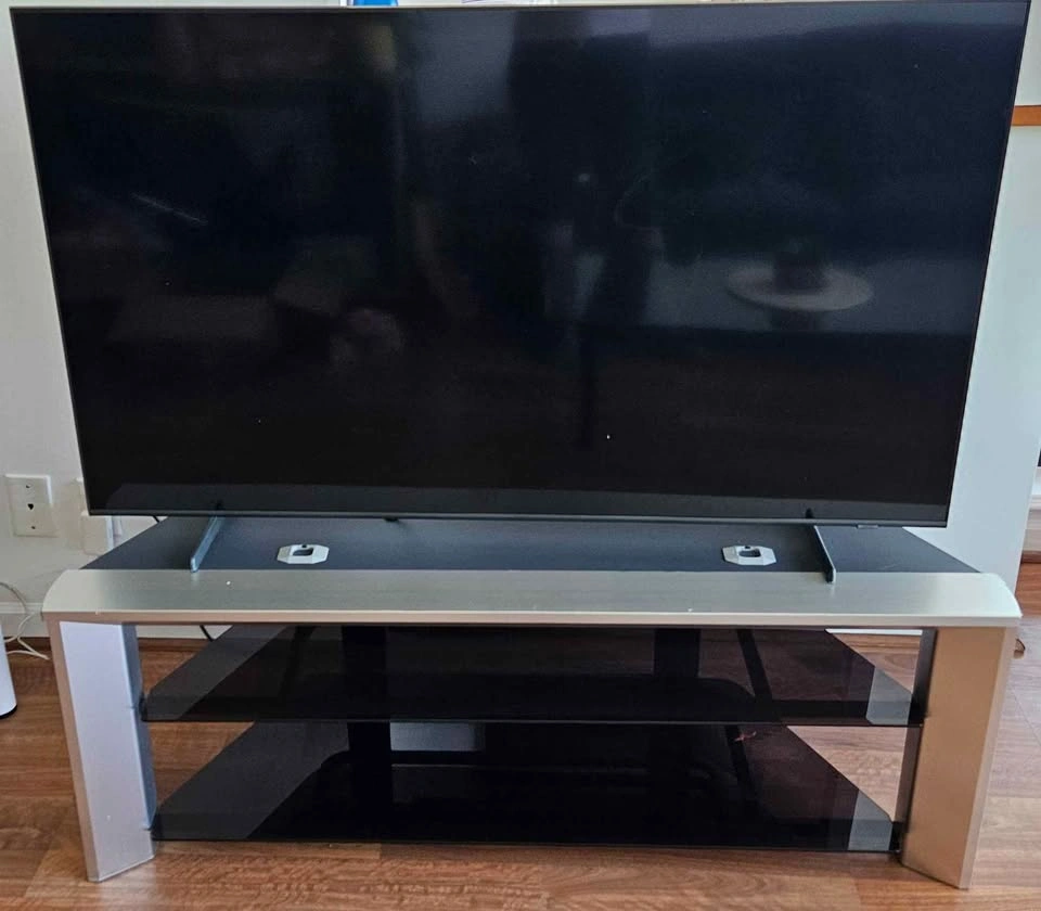 Modern Glass TV Stand – Excellent Condition - photo 2