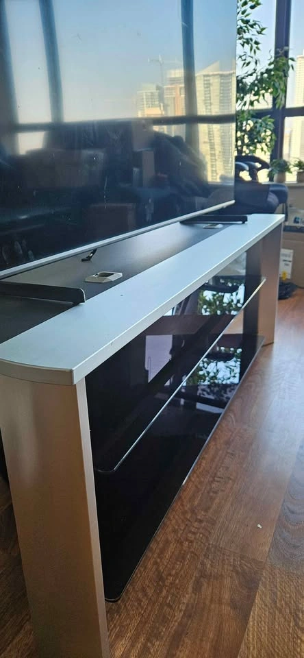 Modern Glass TV Stand – Excellent Condition - photo 5
