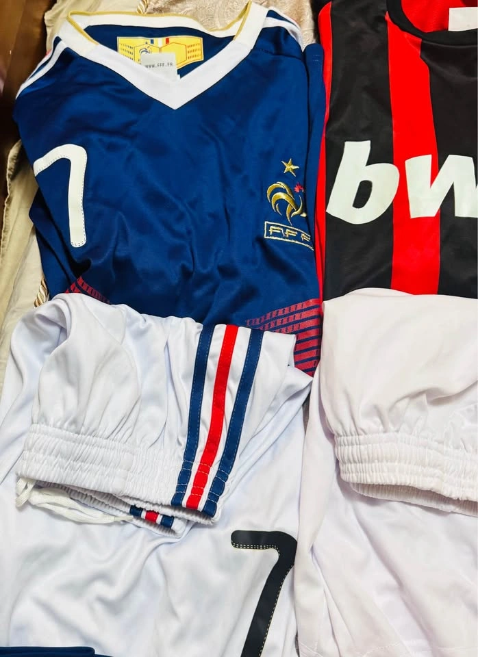 4 Sets of Soccer Jerseys and 4 Extra Shirts (Mixed Sizes) - photo 2