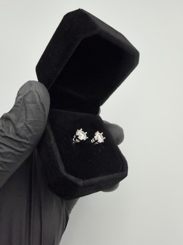 1.00 Ct Round Cut D VVS1 Lab Grown Diamond Stud Earrings - photo 2