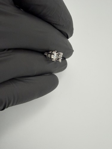 1.00 Ct Round Cut D VVS1 Lab Grown Diamond Stud Earrings - photo 5