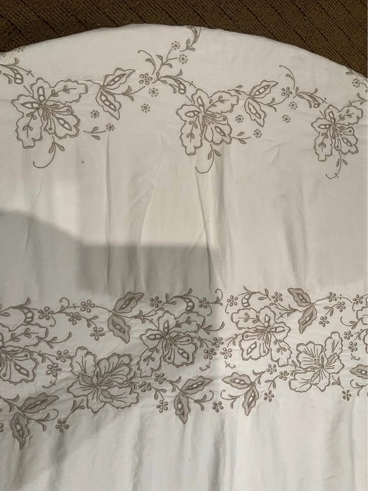 Table Cloth Vintage Linen Rectangular 102” x 64” - photo 3