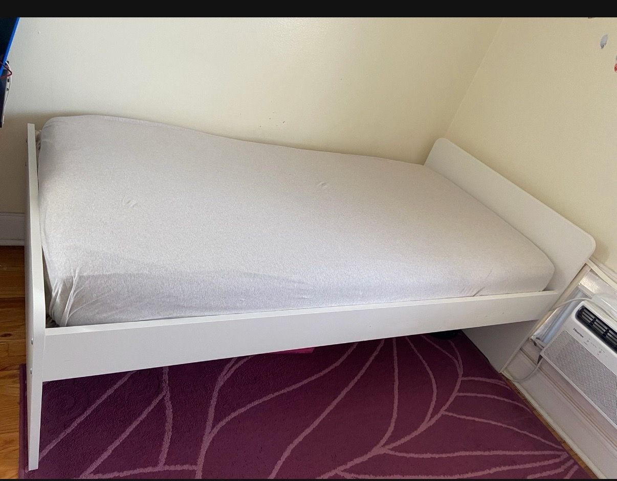 IKEA- Single Bed with mattress - photo 5