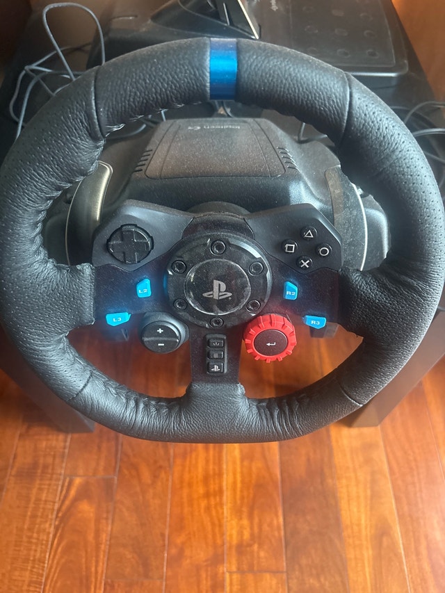 Logitech G29 Driving Force Racing Wheel