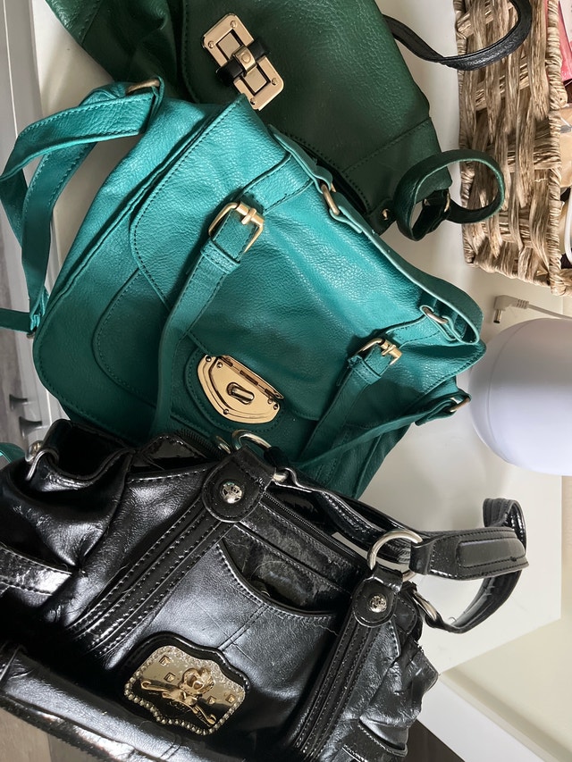 purses each - photo 2