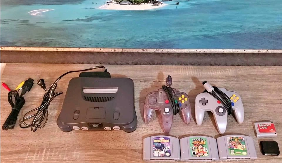 N64/Nintendo 64 with 3 Games, 2 Controllers, Jumper Pak
