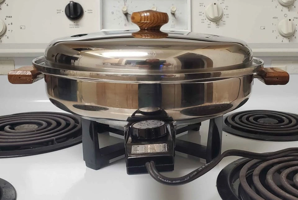 Vintage Sunbeam Model 460 Liquid Core Electric Skillet - photo 3