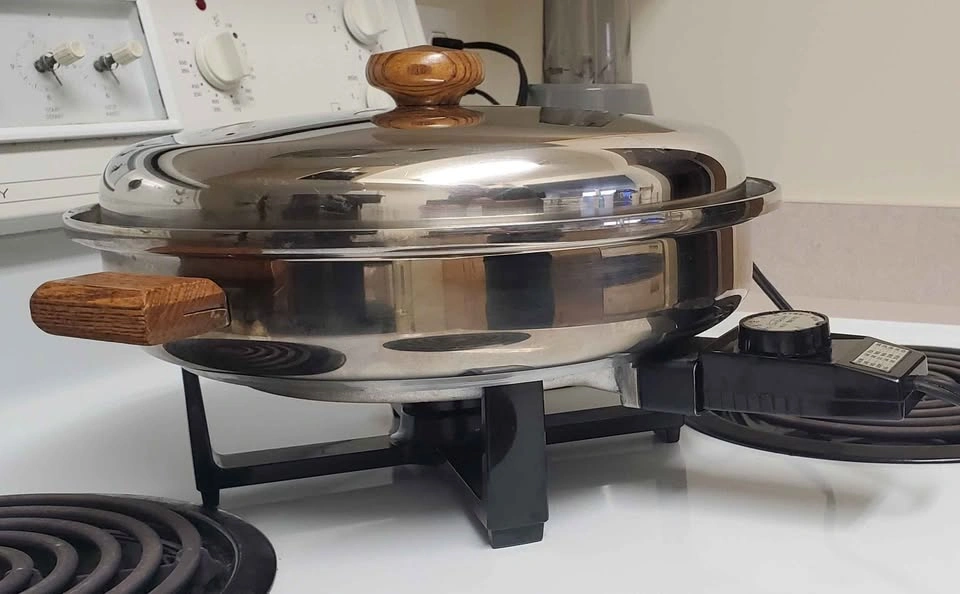 Vintage Sunbeam Model 460 Liquid Core Electric Skillet - photo 4