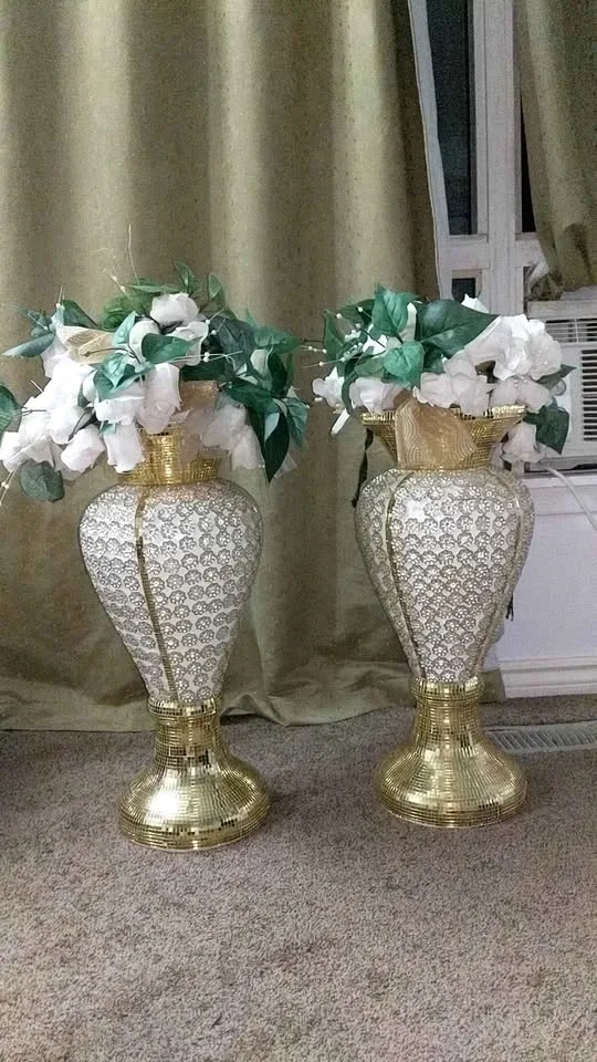 Pair of Gold Mosaic Floor Vases/Urns with Artificial Flowers - photo 2