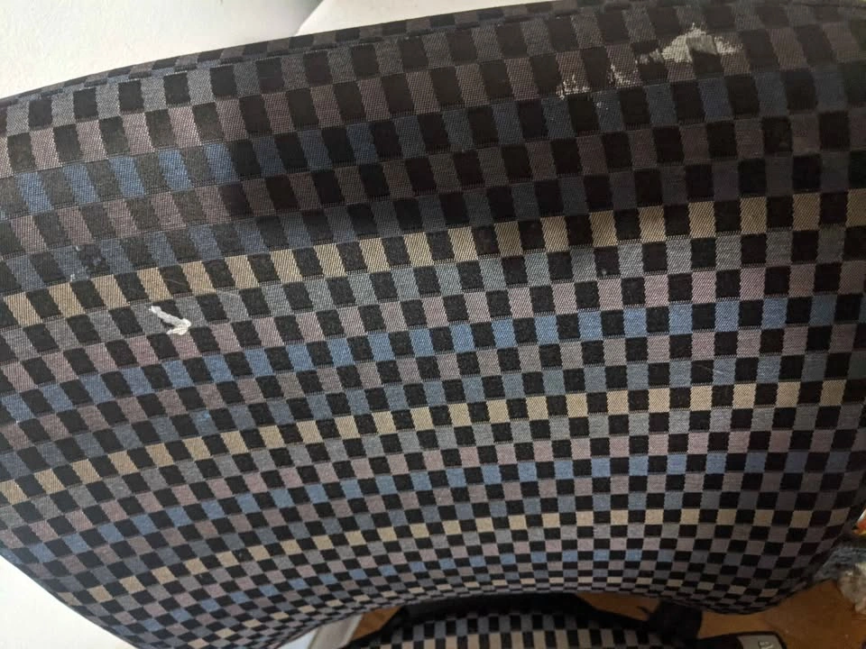 Checkered Office Task Chair (moving out sale) - photo 4