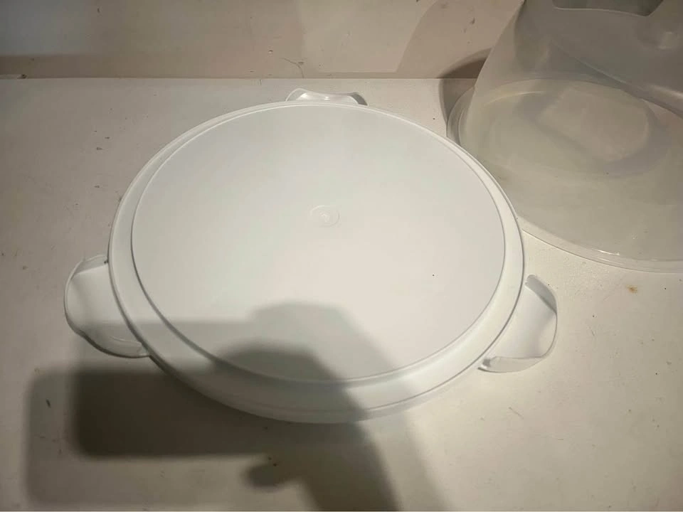 Plastic Cake Carrier - photo 2