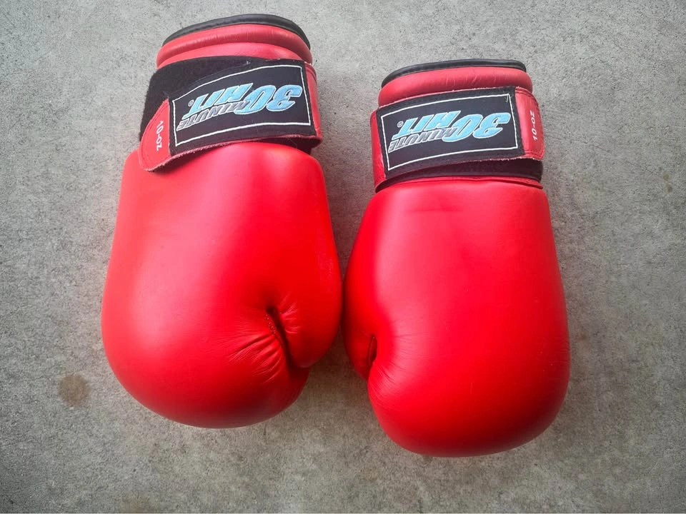 Everlast Powercore Free Standing Punching Bag with Boxing Gloves - photo 2