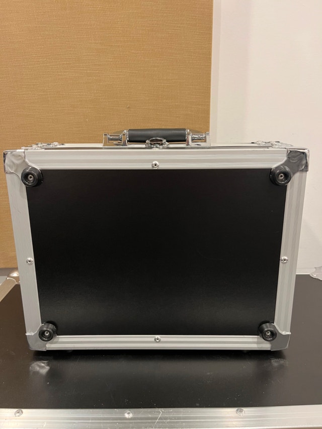 Case Makers Heavy Duty Utility Road Case With Lock And Keys - photo 3
