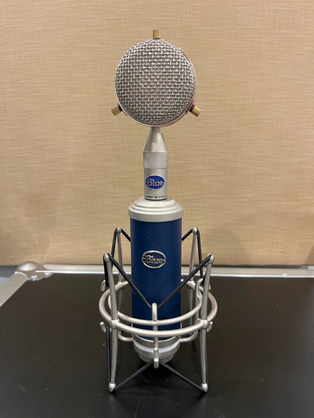 Blue Bottle Rocket Stage One Microphone with B-8 & B-0 Capsules