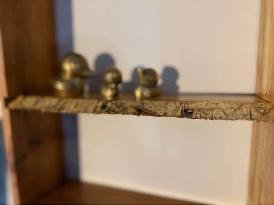 Vintage wooden shelf with raw edges - photo 3