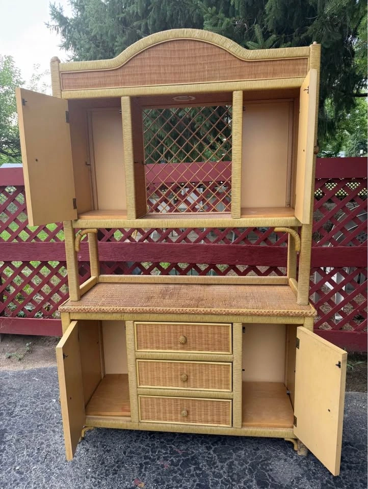 Vintage Wicker Hutch - photo 3