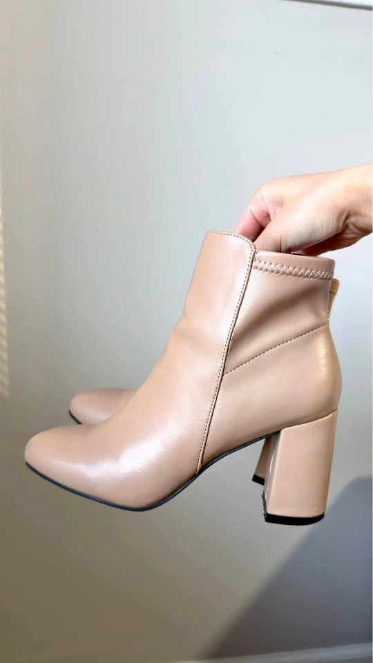 Mia Kymi block heel booties