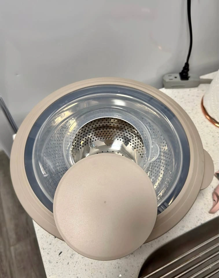 Colander/Grater/Mixing Bowl in One