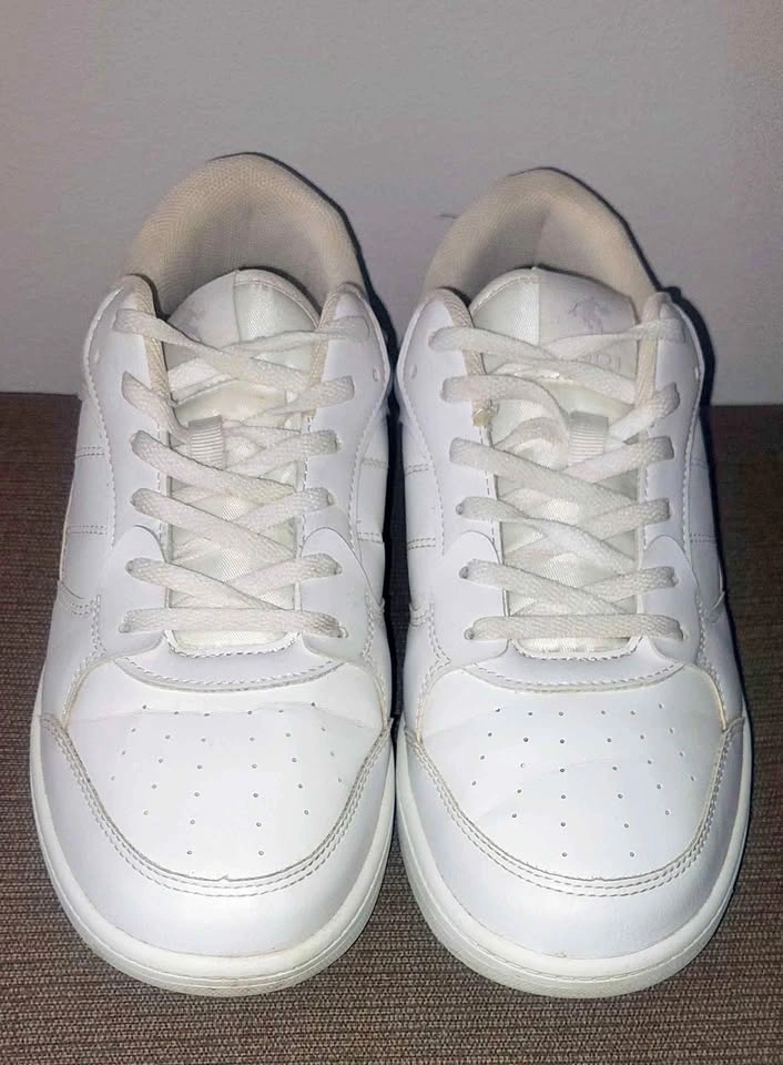 AND1 White Low Top Basketball Sneakers - Size 9.5 men's