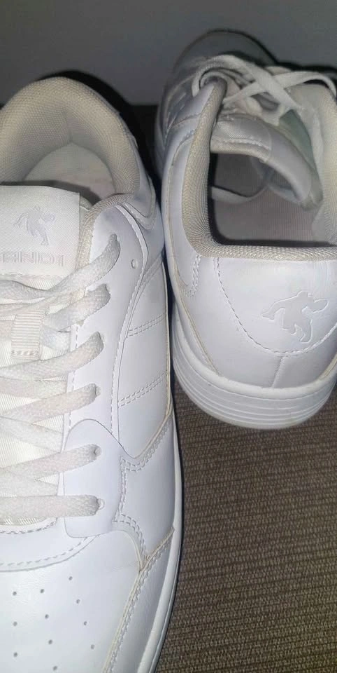 AND1 White Low Top Basketball Sneakers - Size 9.5 men's - photo 2