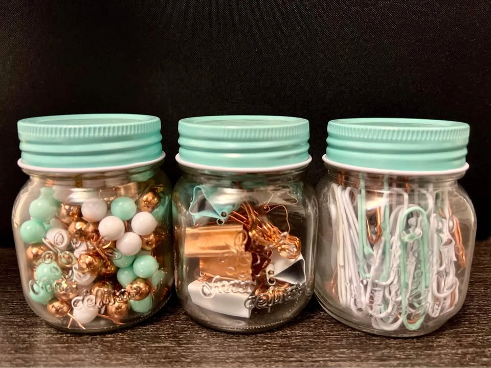 Decorative desk accessories (thumbtacks, paper clips & binder cl - photo 2