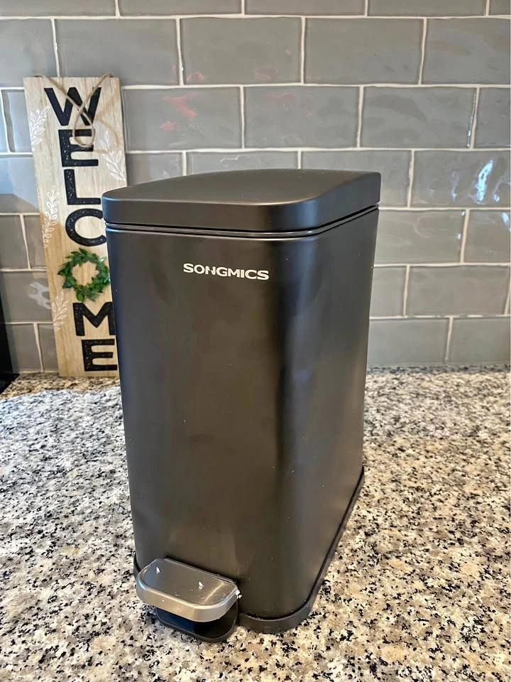 BRAND NEW TRASH CAN 5L - stylish design for your home