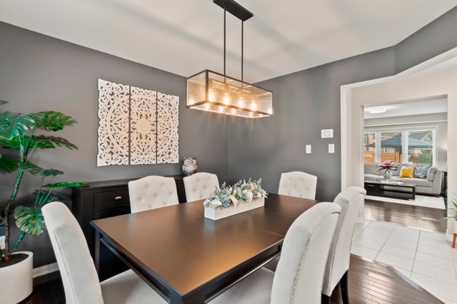 Dining room table and 6 chairs - photo 3