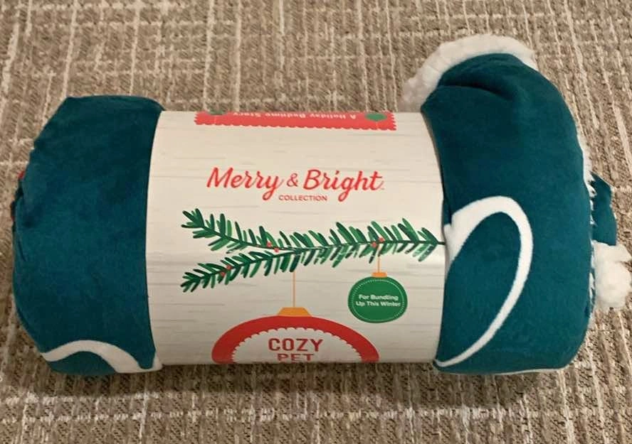 Merry & Bright Cozy Pet Blanket