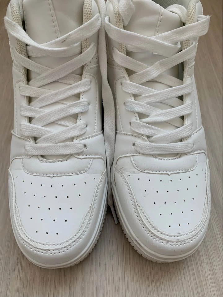 Steve Madden White High-Top Sneakers - photo 5