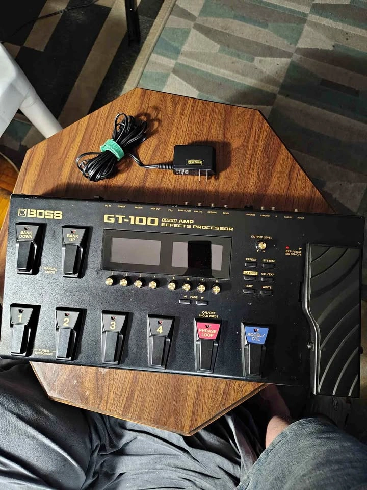 Boss GT100 GT-100