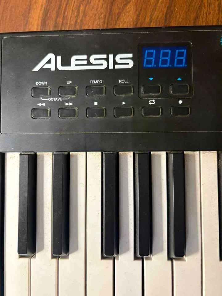 Alesis VI49 MIDI Controller - photo 3
