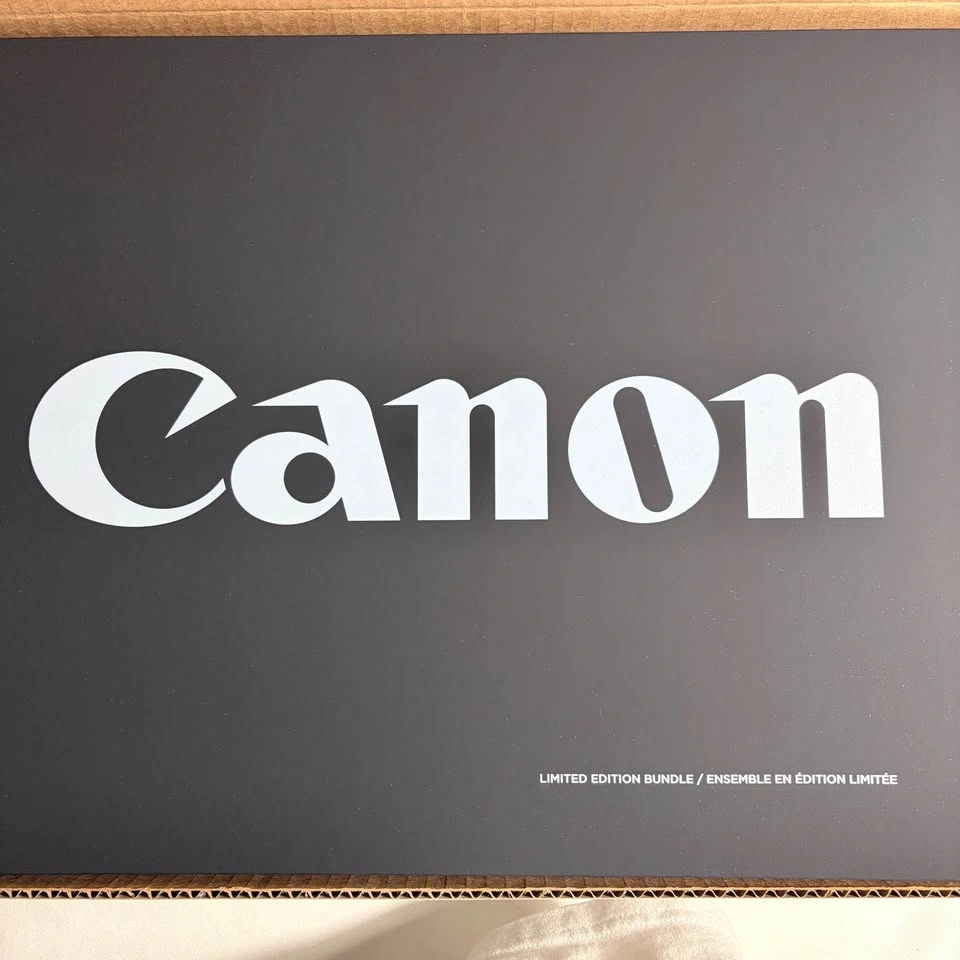 Canon PowerShot V1 Creator Bundle - photo 2