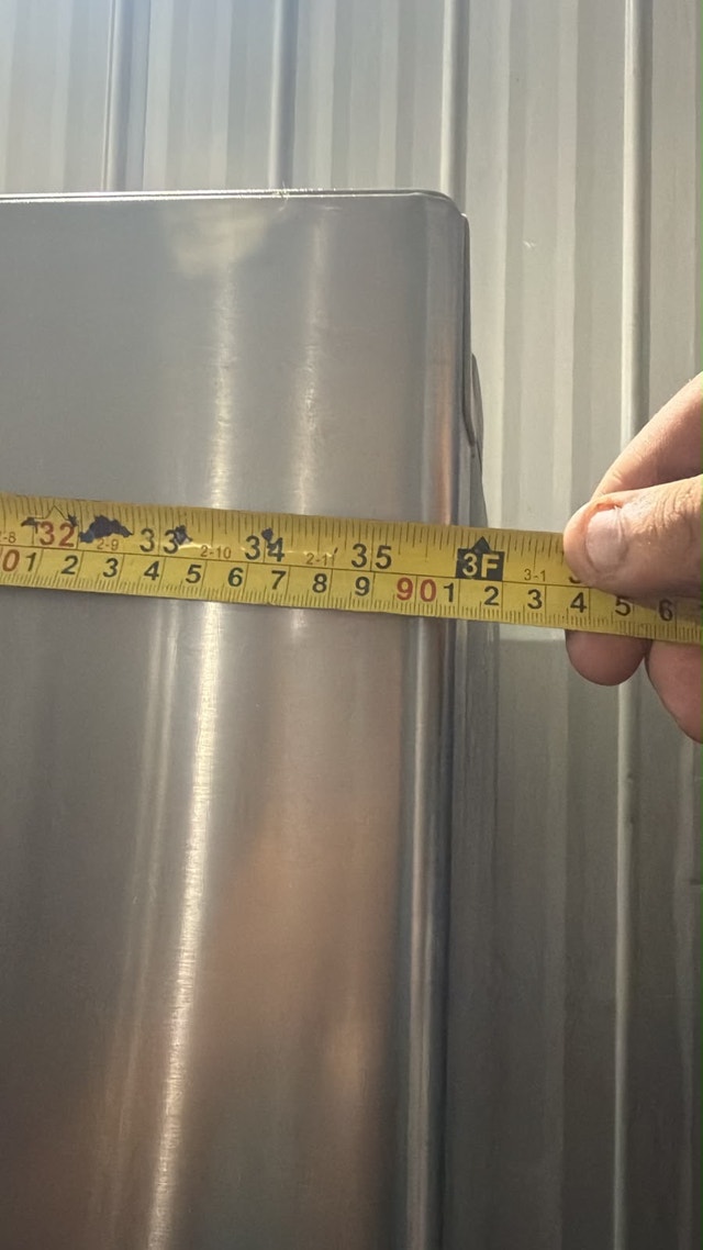 36 inch Refrigerator in good condition - photo 4