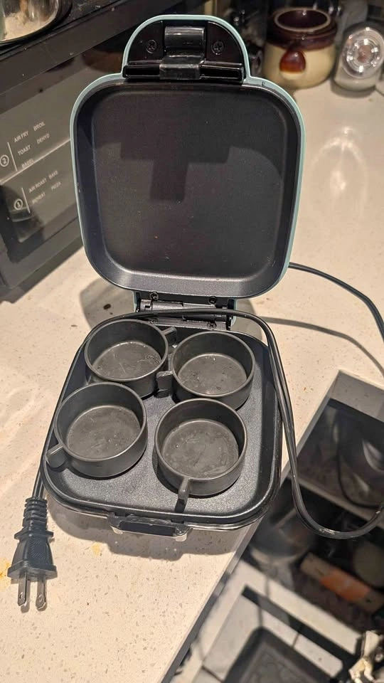 Mini egg bite maker