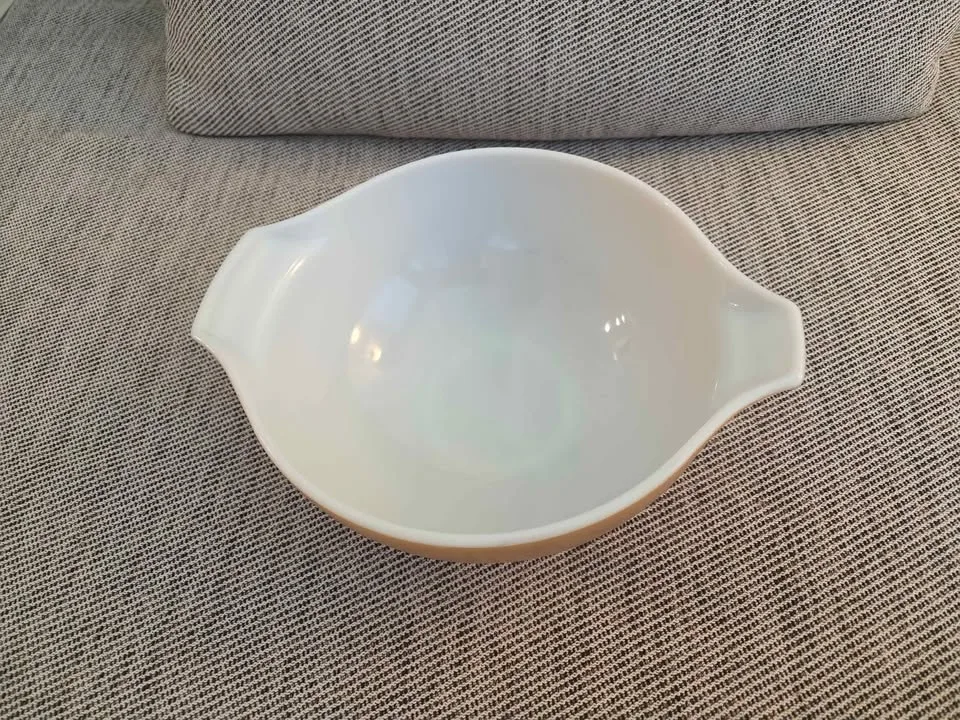 Vintage Pyrex Cinderella Mixing Bowl 443 (2.5 Qt) image indicator(3)